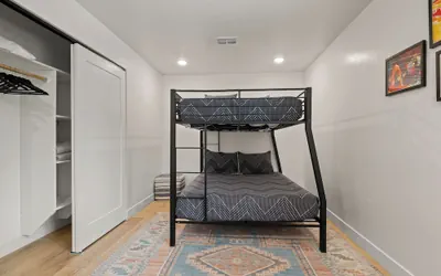 Photo 5 - Modern Mesa