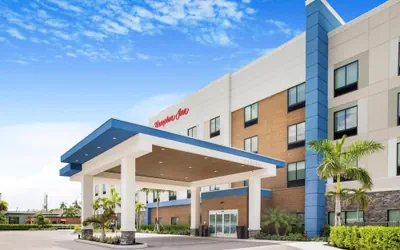 Photo 2 - Hampton Inn Fort Myers Downtown
