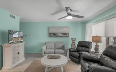 Photo 2 - One Bedroom Gulf Shores Condo With Beach Access