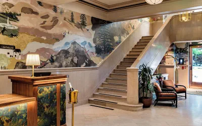 Photo 2 - The Flat Iron Hotel