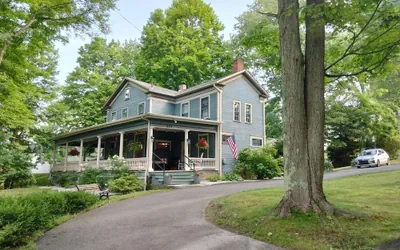 Photo 2 - Highland Guesthouse