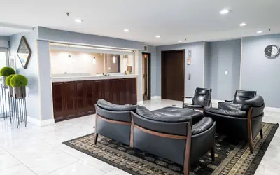 Photo 3 - Days Inn By Wyndham College Park Atlanta Airport South