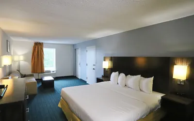 Photo 4 - Greenville Inn and Suites