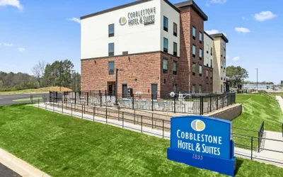 Photo 2 - Cobblestone Hotel & Suites - Cullman