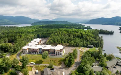 Photo 2 - Cambria Hotel Lake Placid - Lakeside Resort