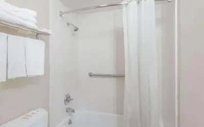 Photo 5 - Tri City Inn