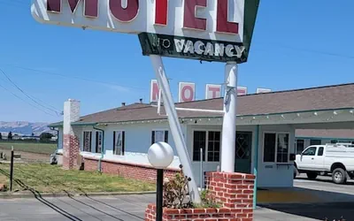 Photo 2 - Wiebe Motel