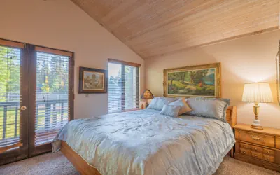 Photo 4 - Lakefront Viking Oasis Condo