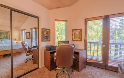 Photo 5 - Lakefront Viking Oasis Condo