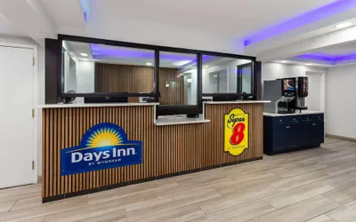 Photo 3 - Super 8 By Wyndham Baltimore Northwest