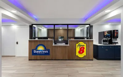 Photo 4 - Super 8 By Wyndham Baltimore Northwest