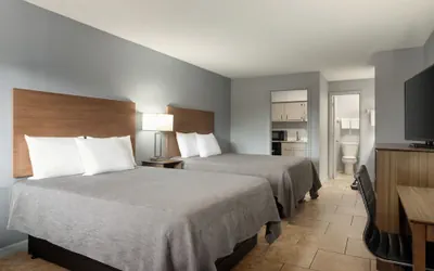 Photo 2 - Home Inn & Suites Orlando-Apopka