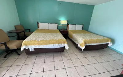 Photo 5 - Lamplighter Inn
