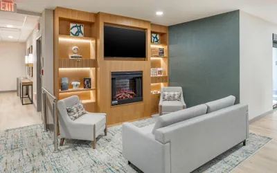 Photo 3 - Four Points by Sheraton Newark Airport