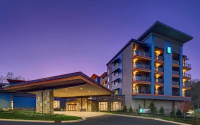 Photo 2 - Embassy Suites By Hilton Gatlinburg Resort