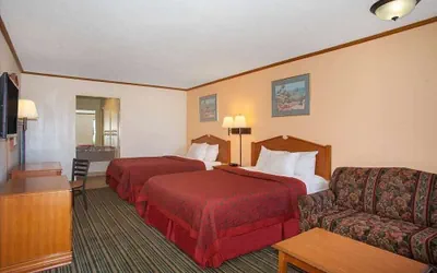 Photo 5 - Economy Hotel Wichita- Florence St.