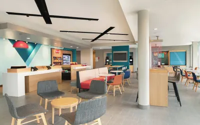 Photo 2 - avid hotel Elkhart North by IHG