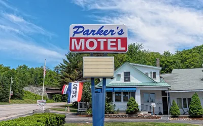 Photo 2 - Parkers Motel