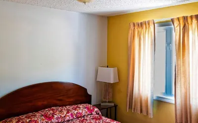 Photo 4 - Parkers Motel