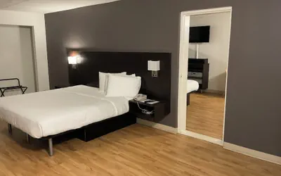 Photo 3 - Studio 6 Extended Stay - Columbus, GA -Downtown