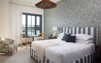 Photo 5 - The George Hotel