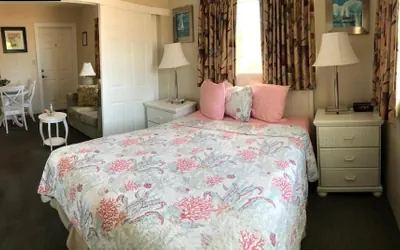 Photo 2 - Carlton House Motel