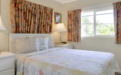 Photo 4 - Carlton House Motel