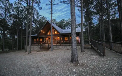 Photo 2 - Heartland Retreat 4 Bedroom Cabin by Redawning
