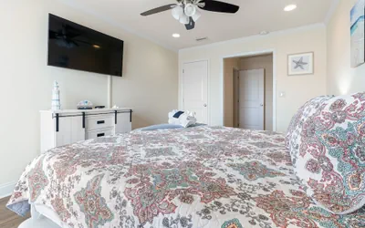 Photo 4 - Yinz Home 2047 1 Bedroom Condo by RedAwning