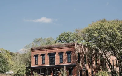 Photo 2 - Beard and Lady Inn