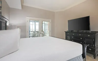Photo 4 - Phoenix West Ii 1703 3 Bedroom Condo