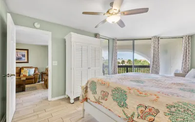 Photo 4 - Ocean Hibiscus Oceanfront Resort
