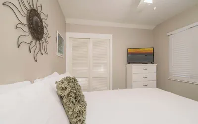 Photo 3 - Sea Forever Cozy Oceanfront Condo