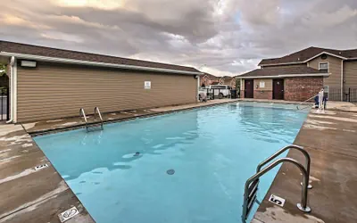 Photo 2 - Stonewall Haven - Dual Condos!
