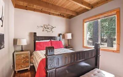 Photo 4 - Luxury Tahoe Chalet Minutes to Dining