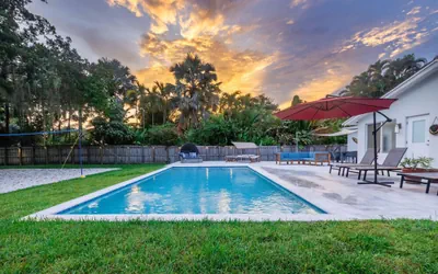 Photo 5 - Boho Villa 4BR Villa With Canal View Sand VB CT