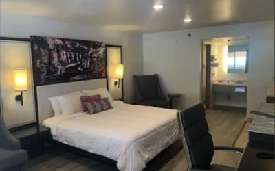Photo 3 - GO2 Inn & Suites by Relianse