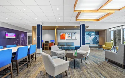 Photo 2 - Holiday Inn Express & Suites Marinette by IHG
