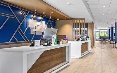 Photo 3 - Holiday Inn Express & Suites Marinette by IHG