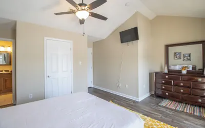 Photo 4 - Century Oaks Townhome
