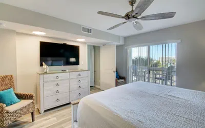 Photo 4 - 430 El Matador 2 Bedroom Home by RedAwning