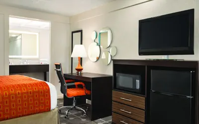 Photo 4 - Dover Inn & Suites