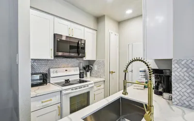Photo 2 - Bougie Beach Bungalow by Ryson Vacation Rentals
