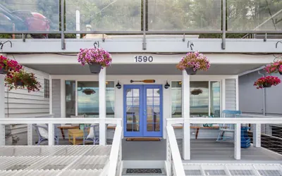 Photo 4 - The Waterfront Gray on Alki Beach EXT Stay
