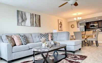 Photo 4 - Grand Deluxe 3BD Condo Apartment Near Disney 11