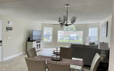 Photo 5 - Grand Deluxe 3BD Condo Apartment Near Disney 11