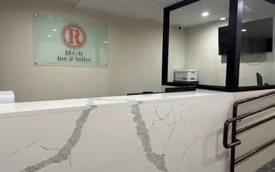 Photo 4 - Regal Inn & Suites New York LaGuardia Hotel
