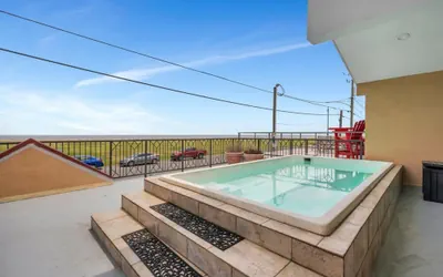 Photo 5 - Large House on Lake Pontchartrain w Pool