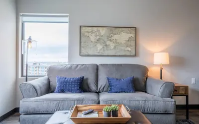 Photo 4 - Beautiful Downtown Suite With Free Parking Gym More