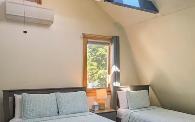 Photo 4 - 3Bedroom2Bath CarriageHouse Pet Friendly